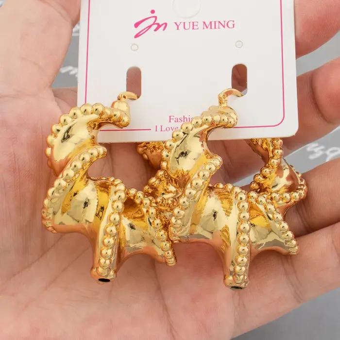 Grandes boucles d'oreilles pour femmes afro-américaines plaquées