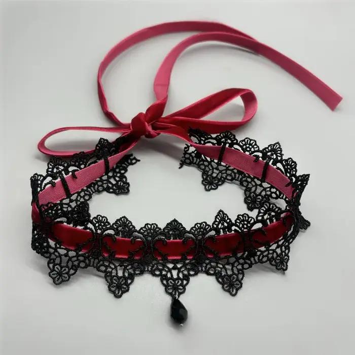Collier ras du cou élégant en dentelle noire avec nœud papillon