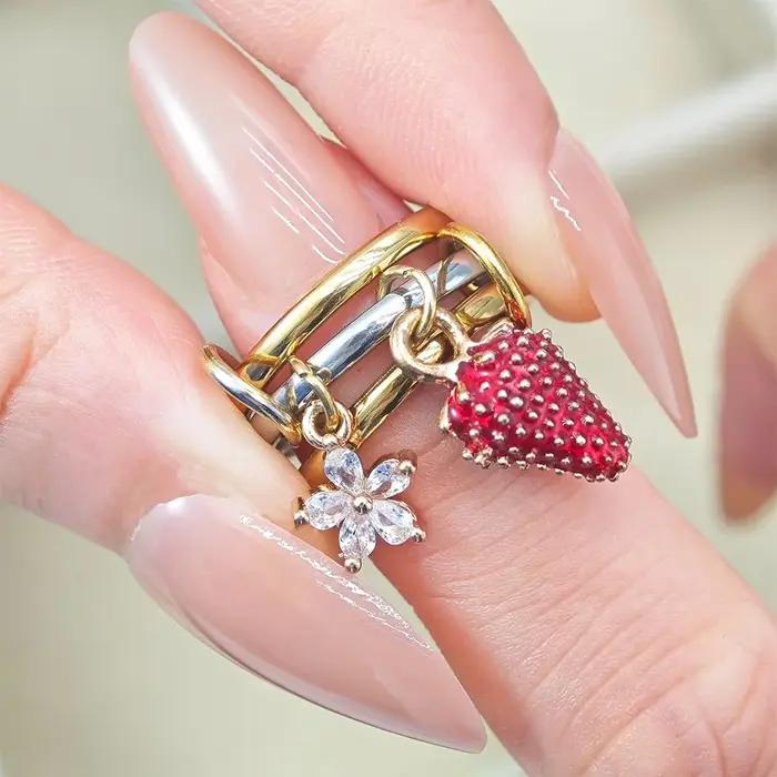 INS Y2K – ensemble de bagues à breloques en forme de fleur de fraise pour femmes