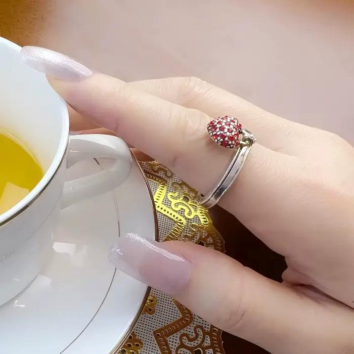 Bague pavée de cœur rouge