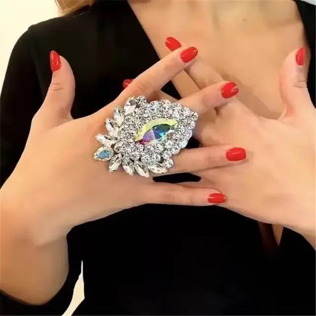 Bague tendance en forme de goutte d'eau, bague de fête à la mode, atmosphère élégante, vente transfr
