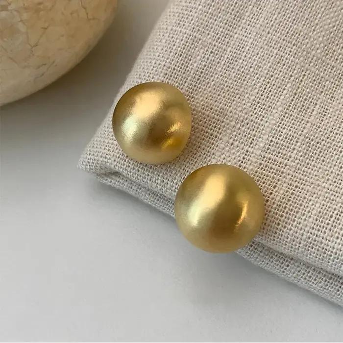 Boucles d'oreilles rondes et mates pour femmes, breloque de personnalité exagérée, tempérament, mode