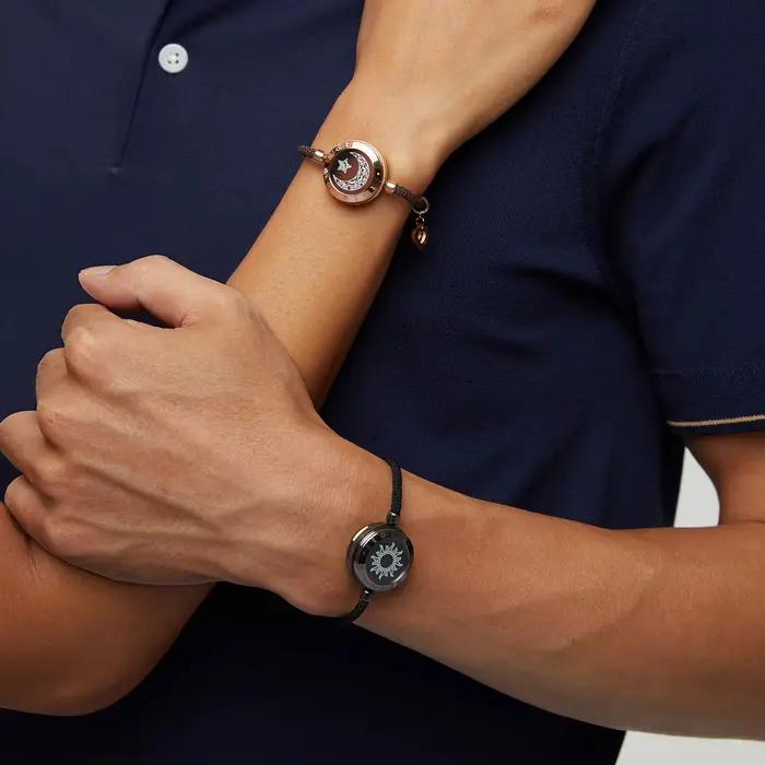 Bracelets lumineux et vibrants à distance Totwoo pour couples, cadeaux pour relations à distance, bracelet intelligent Soleil et Lune pour l'amour