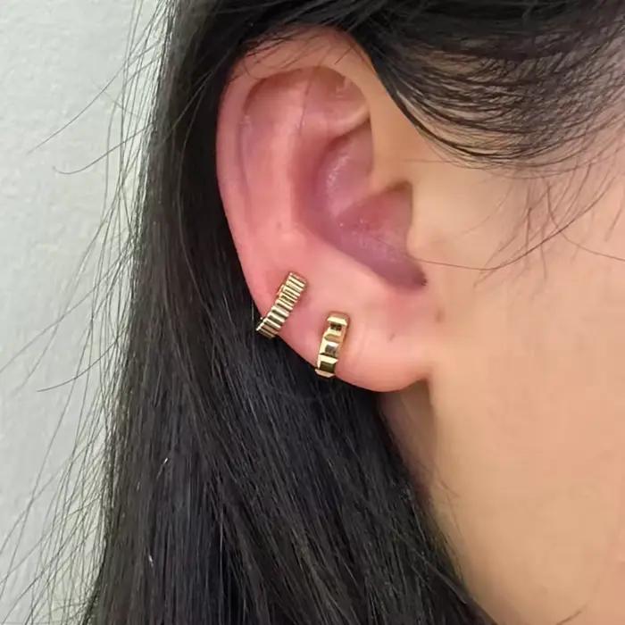 Boucles d'oreilles pendantes en argent sterling 925 plaqué or avec moissonite pour femmes occasions spéciales design squelette finition satinée