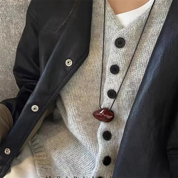Collier pendentif irrégulier mat pour femmes