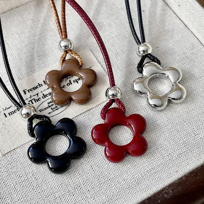 Collier pendentif fleur en résine pour femmes et filles