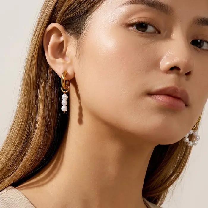 Boucles d'oreilles pendantes asymétriques en acier inoxydable avec perles