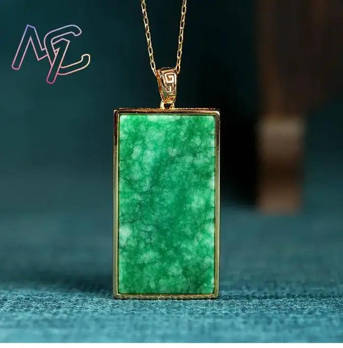 Collier pendentif en Jade naturel vert