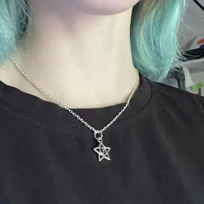 Collier pendentif étoile tourbillon en argent Y2K