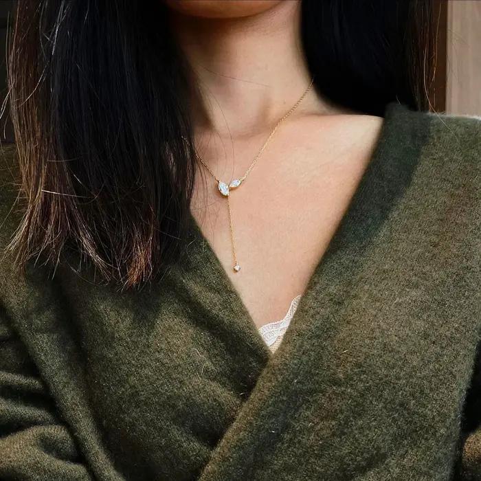 Collier pendentif lariat en moissanite taille marquise certifiée