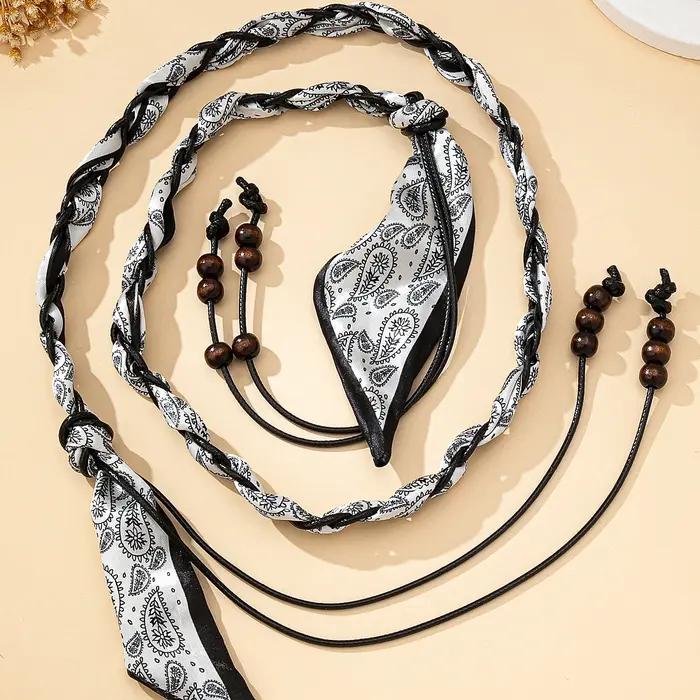 Un collier pour femme de style bohème ethnique haut de gamme, fabriqué à partir d'un foulard en soie
