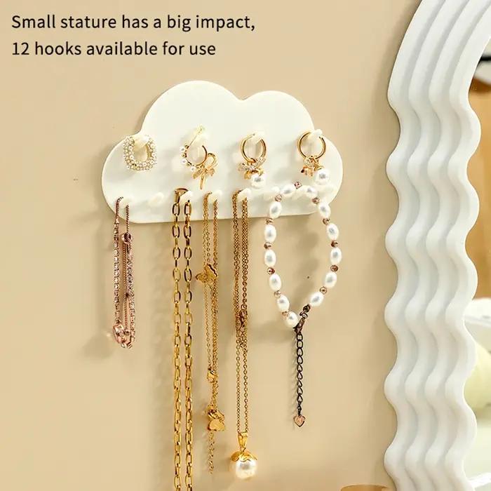 Organisateur de bijoux mural HWetR en plastique blanc pour rangement et exposition de bagues, boucles d'oreilles, colliers et accessoires pour femmes occasions spéciales