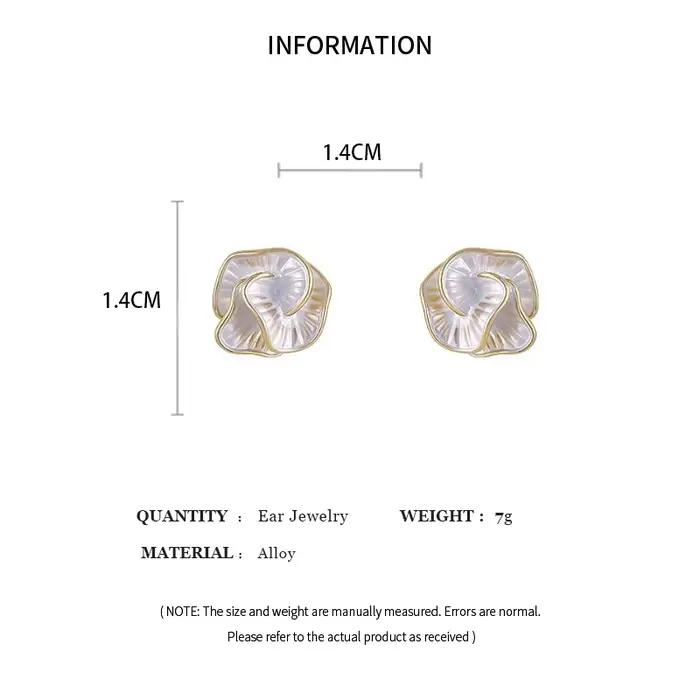 Boucles d'oreilles délicates en forme de camélia pour femmes
