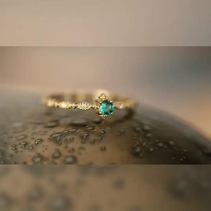 Bague brillante en forme de cœur vert et rouge pour femme