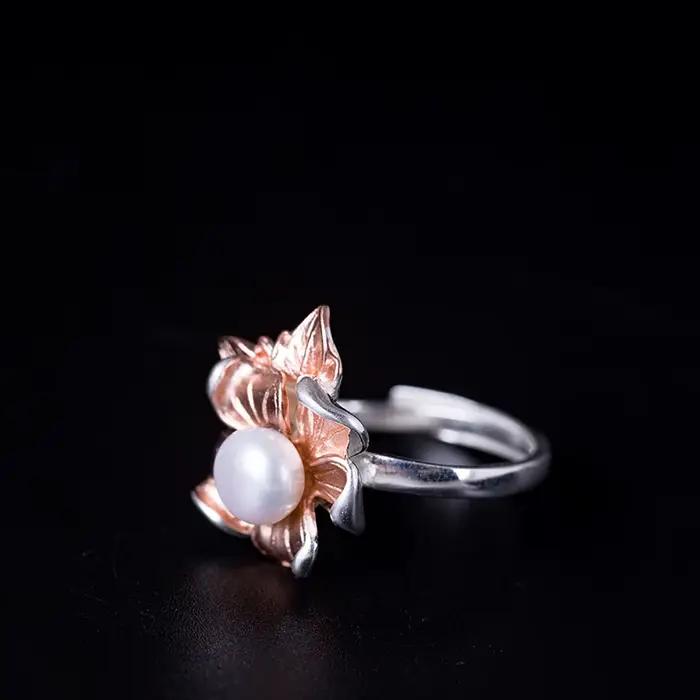 Bague en argent sterling 925 sertie de perle d'eau douce naturelle avec design floral pour femmes occasions spéciales anniversaires mariages