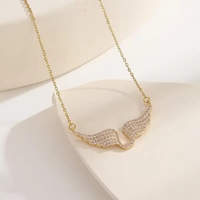 Collier pendentif ailes d'ange en or brillant