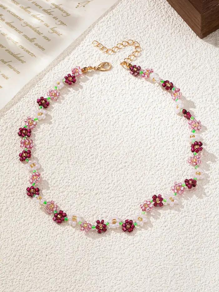 Collier en forme de pétale fabriqué à la main