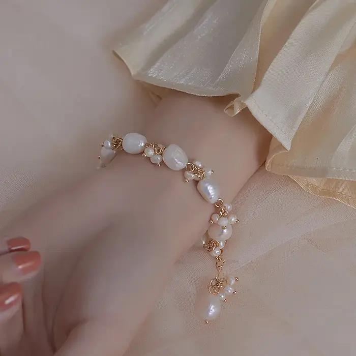 Bracelet à breloques en perles d'eau douce baroques rempli d'or pour femmes style bureau carrière anniversaire occasions spéciales