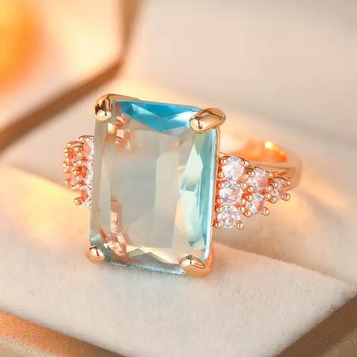 Bague de fiançailles carrée pour femmes, incrustation de zircon synthétique, luxe léger et style grandiose, bijoux de fête et de banquet