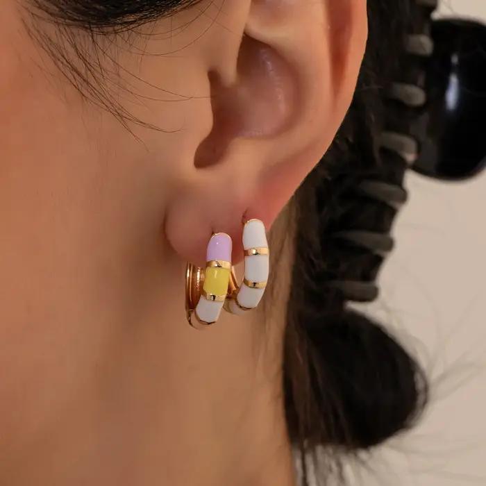 Mini boucles d'oreilles créoles cercle rond arc-en-ciel en émail mignon pour femmes