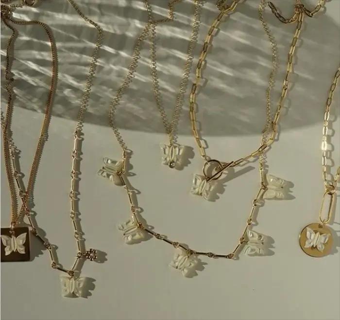 Collier papillon rempli d'or 14 carats pour femme