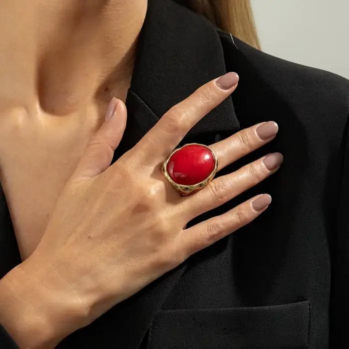 Bague rétro ovale en résine rouge pour femmes