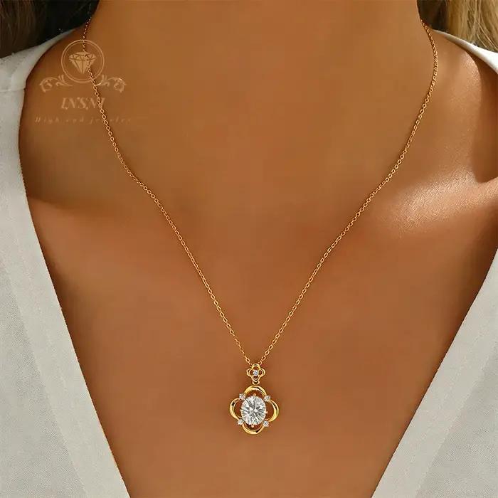 Collier trèfle en argent S925 avec moissanite ovale 3 carats