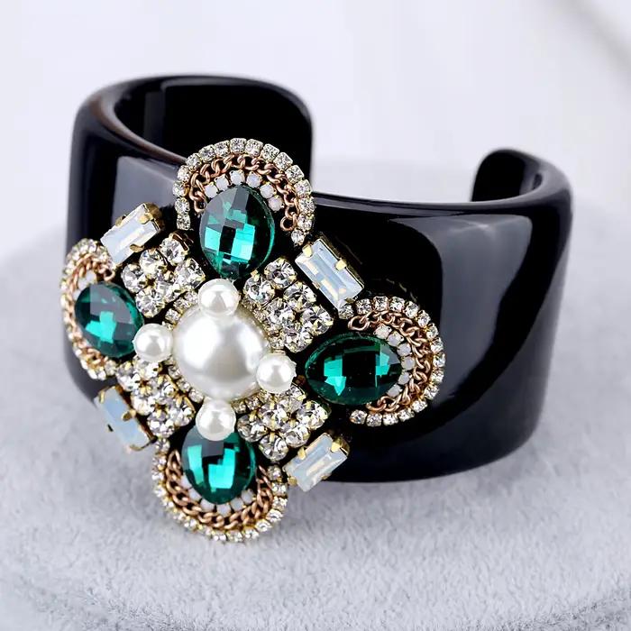 HAHA & TOTO Bracelet manchette en résine noire à la mode incrusté de cristal fait à la main perlé fleur