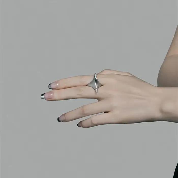 Bague rétro l'épée de Maria pour femmes