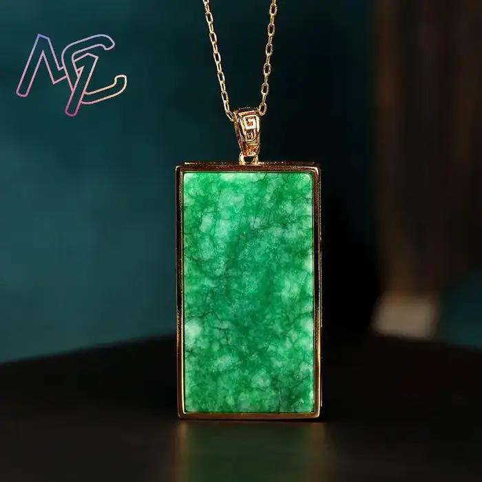 Collier pendentif en Jade naturel vert