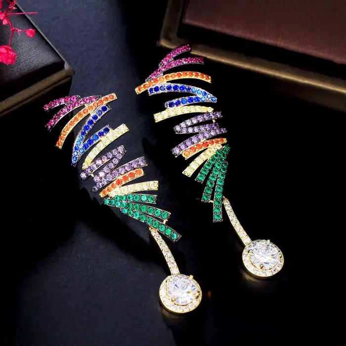 Pera décoratif longues lignes ondulées multicolores CZ pierre balancent ovale boucle d'oreille pour les femmes mode mariage dîner fête bijoux E056