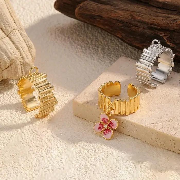 1 pièce Bagues plaquées or 18 carats avec apprêts en boucle