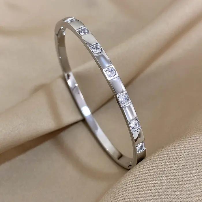 Bracelet AENSOA en acier inoxydable avec placage or et strass pour femmes élégant tracker d'humeur pour occasions spéciales et tous les jours