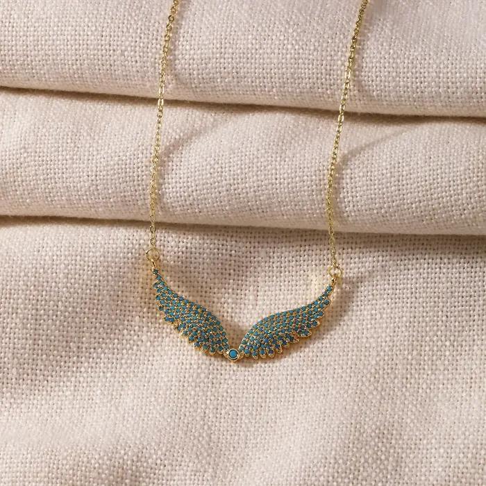 Collier Aile d'Ange avec Pendentif Plume Entièrement Pavé de Zircons