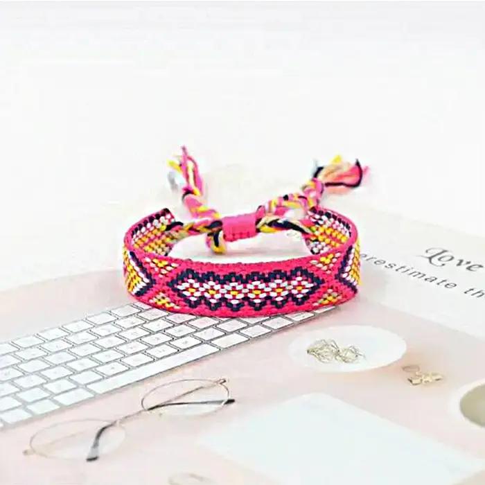 Bracelet d'amitié tissé manuel ensemble de 12 pièces ajustables pour enfants filles et hommes cadeau amical ocassions spéciales coton ajustable entretien facile