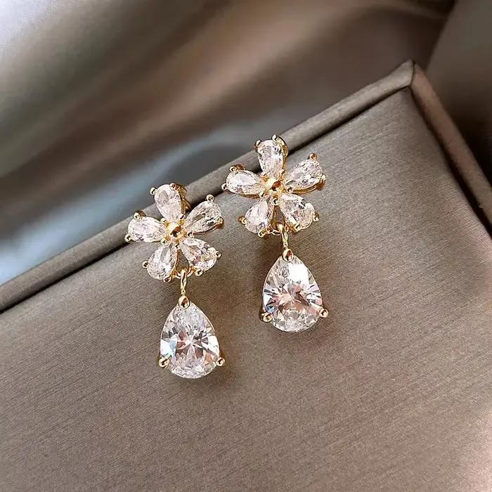 Boucles d'oreilles clous en zircon de luxe léger pour femme