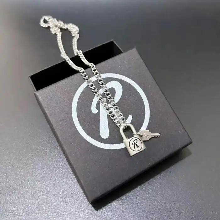 Nouveau Collier NANA Oosaki Nana Honjo Ren Key R Lock Unisexe Punk Pendentif Cosplay Vintage Mat Cho