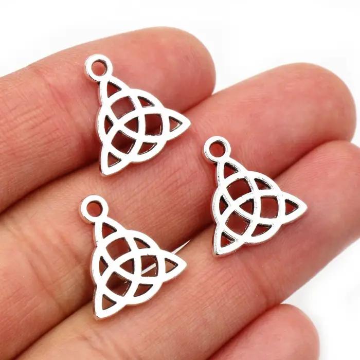 Pendentifs en alliage de zinc plaqué or bronze symboles triangulaires vintage pour bracelet collier femme occassions spéciales
