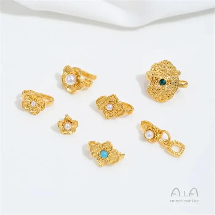 Accessoires vietnamiens en or sable incrusté de perles