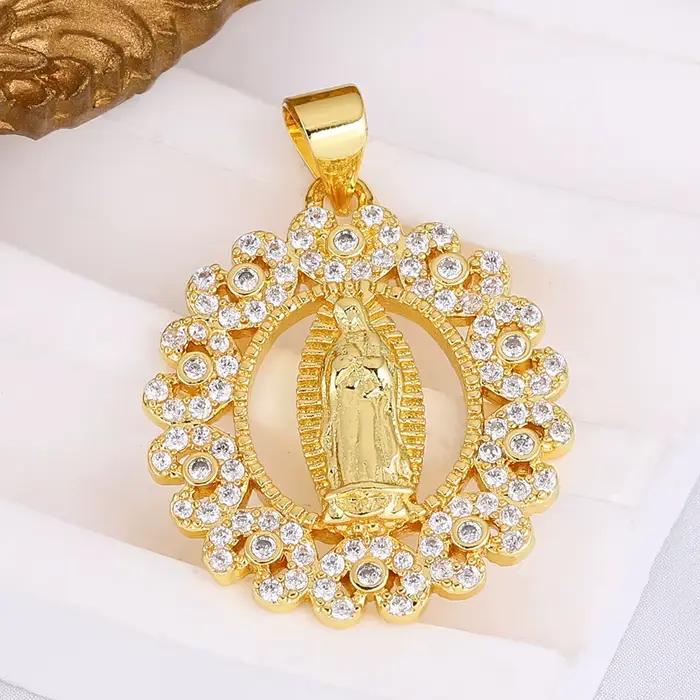 Charm Sainte Vierge Marie plaqué or 18 carats perle coquille émail zircone cubique pour femmes occasions religieuses