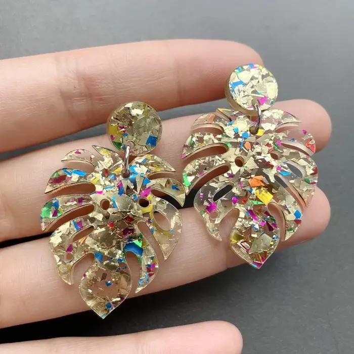 Boucle d'oreille en forme de feuille irisée colorée à paillettes acryliques