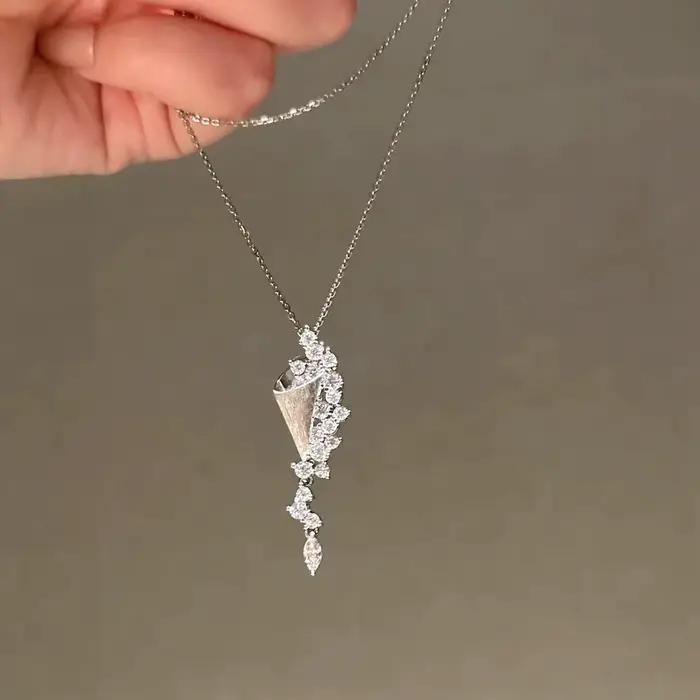 Collier en argent 925 avec pendentif sablier et incrustations de zirconium pour femmes romantique et élégant occasion anniversaire cadeau mariage