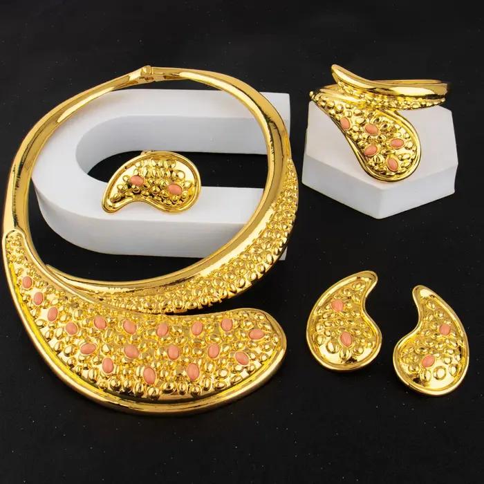 Ensemble de bijoux italiens plaqués or