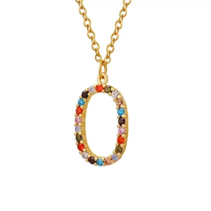 Collier avec pendentif lettre O incrusté de zircone colorée pour femmes