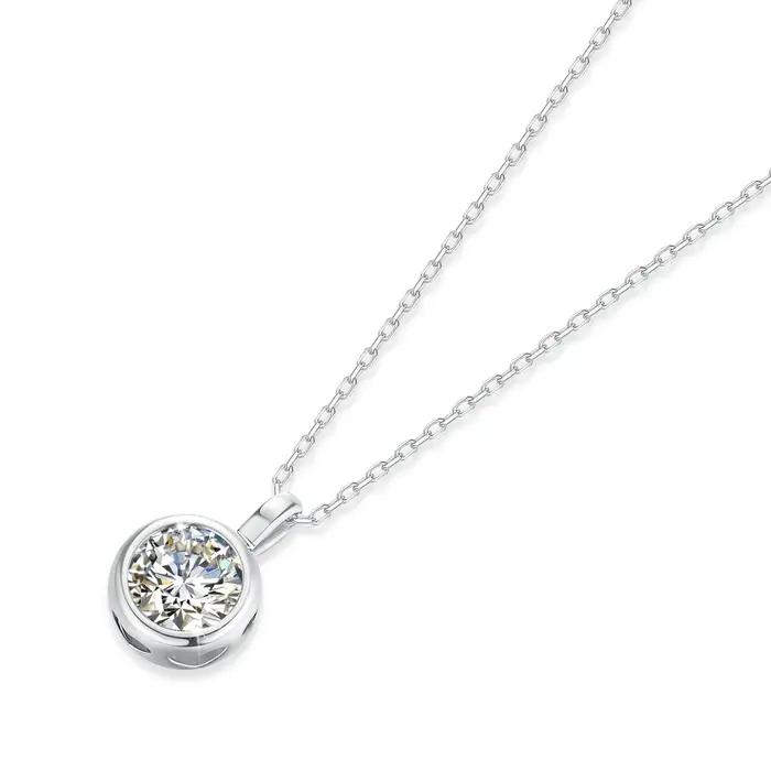 Pendentif en or 18 carats avec moissanite 1 carat