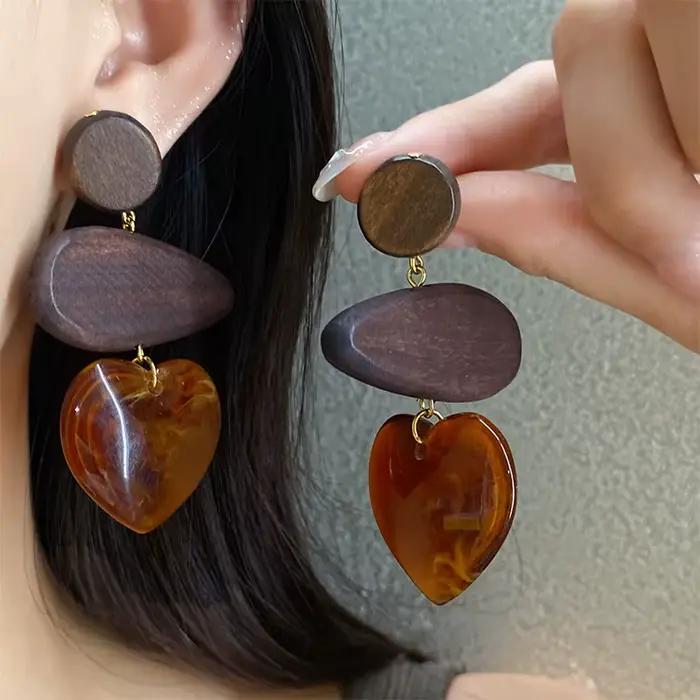 Boucles d'oreilles vintage en résine coeur élégantes et tendance pour femmes occasions spéciales
