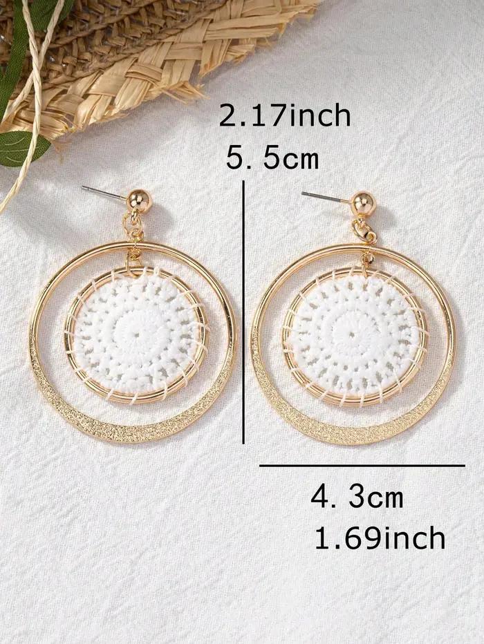 Boucles d'oreilles créoles tissées à la main or et blanc pour femmes style bohème exotique et occasions spéciales