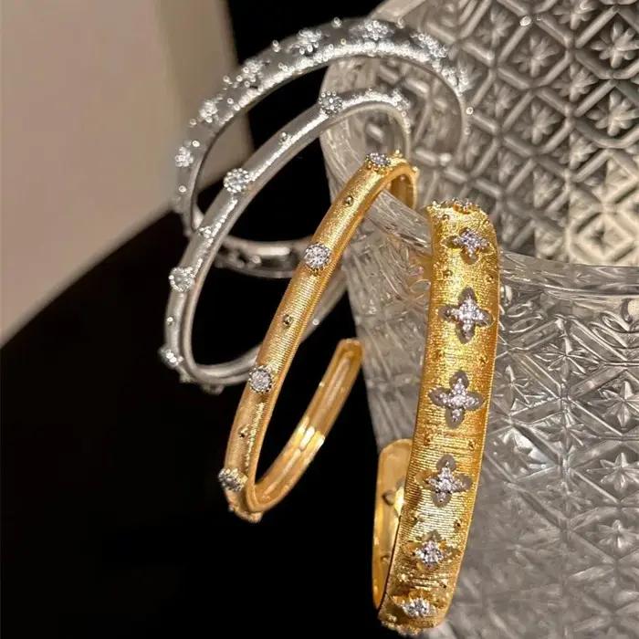 1 bracelet pour femme de style antique à motif de fleur à quatre feuilles