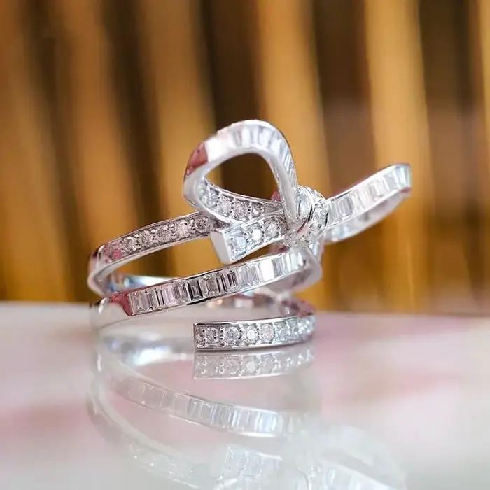Bague de mariage en arc en zircon brillant et cristal pour femmes occasions spéciales et mariages