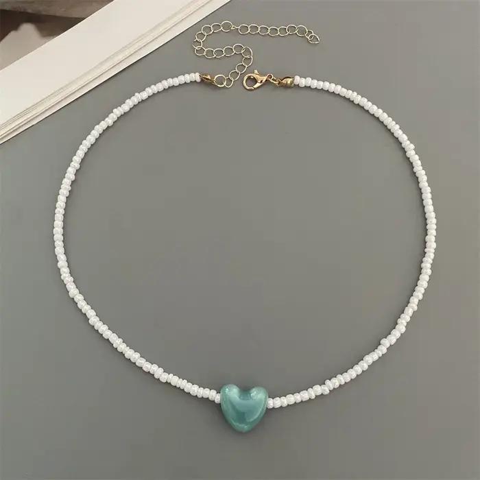 Collier ras du cou court en forme de cœur pour femmes